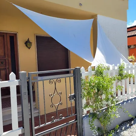 Giuliana's House By The Sea In Tuscany